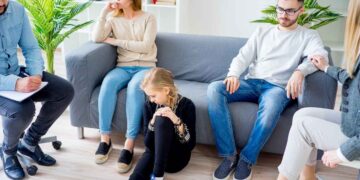 Problems in court-ordered family therapy