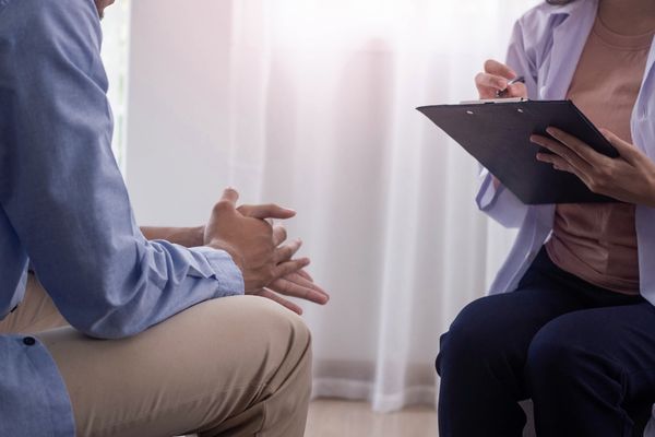 Forensic expert providing mental health evaluations