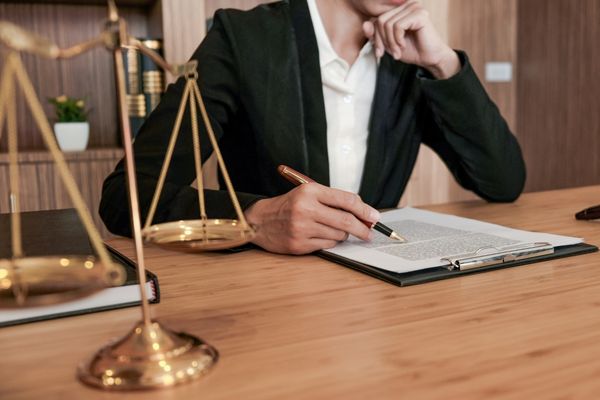 Forensic psychology lawyer analyzing criminal justice